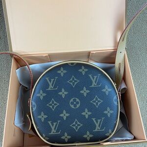 Louis Vuitton Monogram Round Crossbody Bag in Brown and Tan